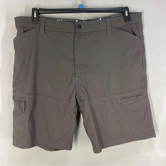 Wrangler Shorts Mens 42 Gray Outdoors Performance All Terrain Gear - Picture 1 of 11